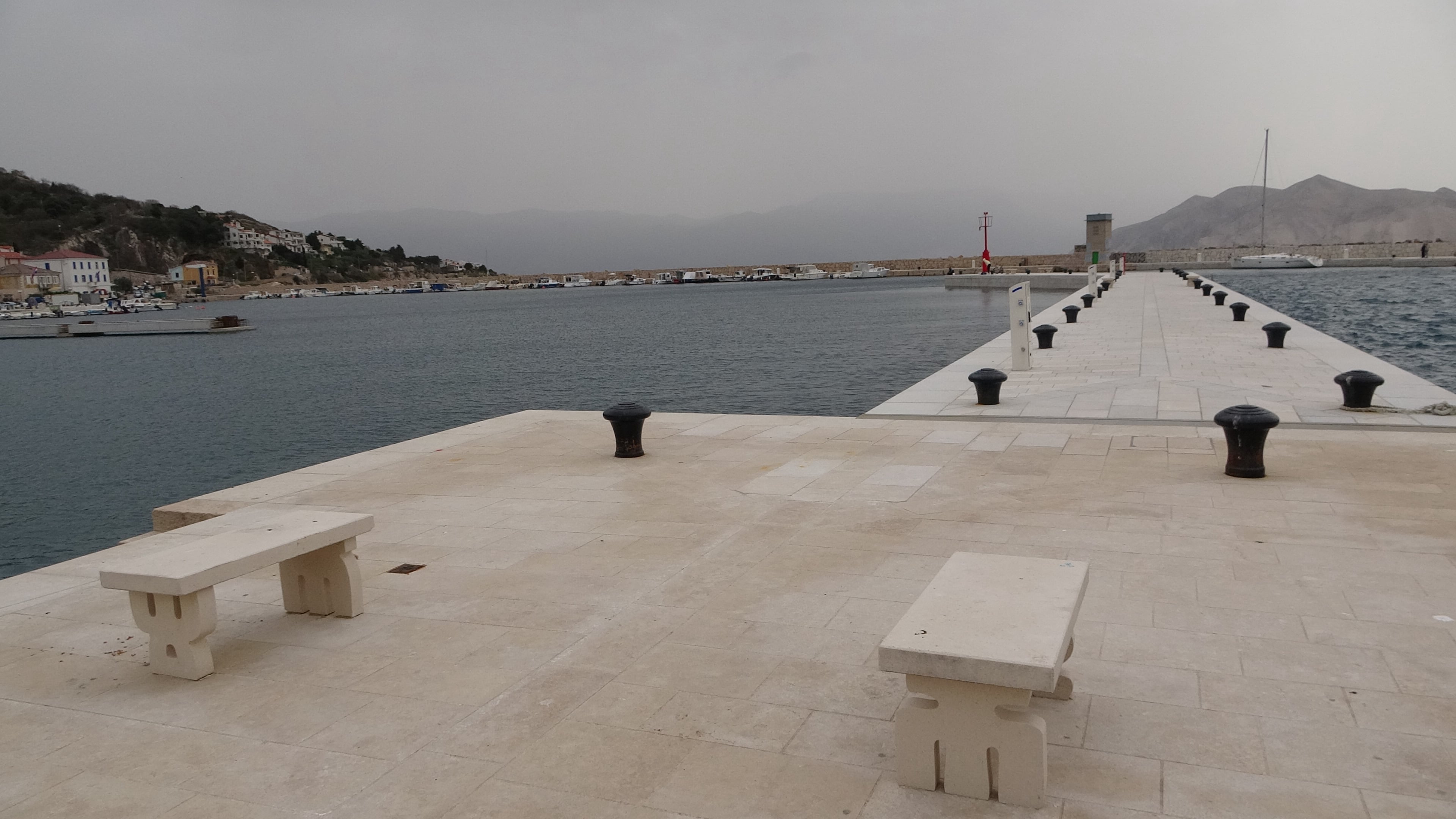 Baška, Pier