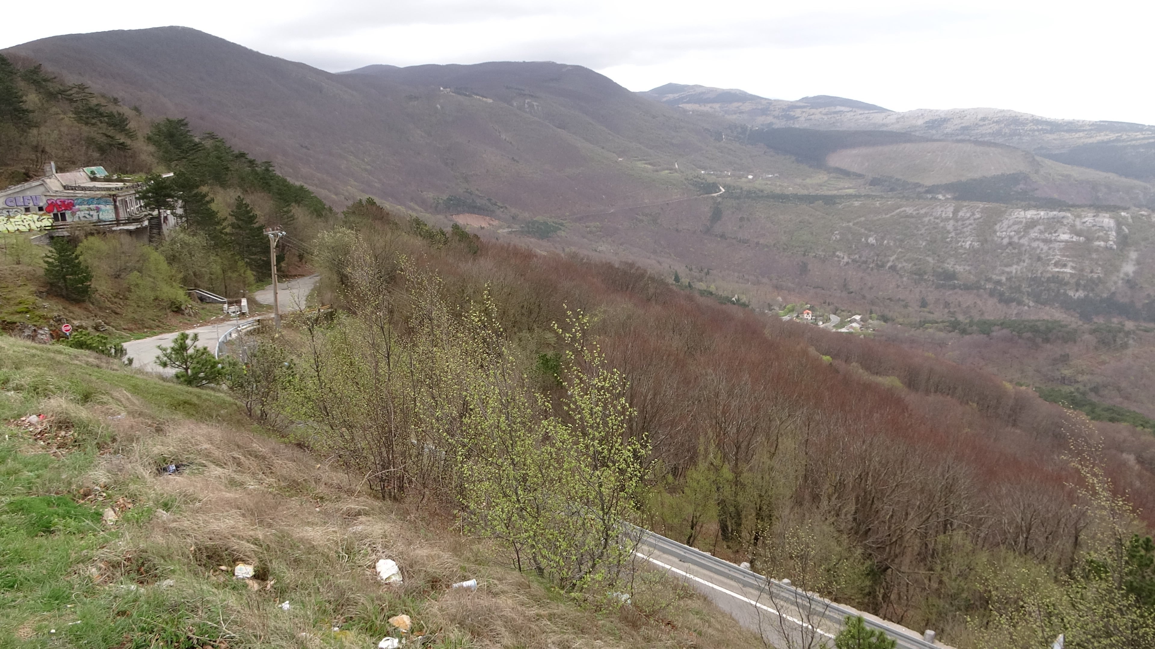 Vratnik mit ehemaligem Hotel