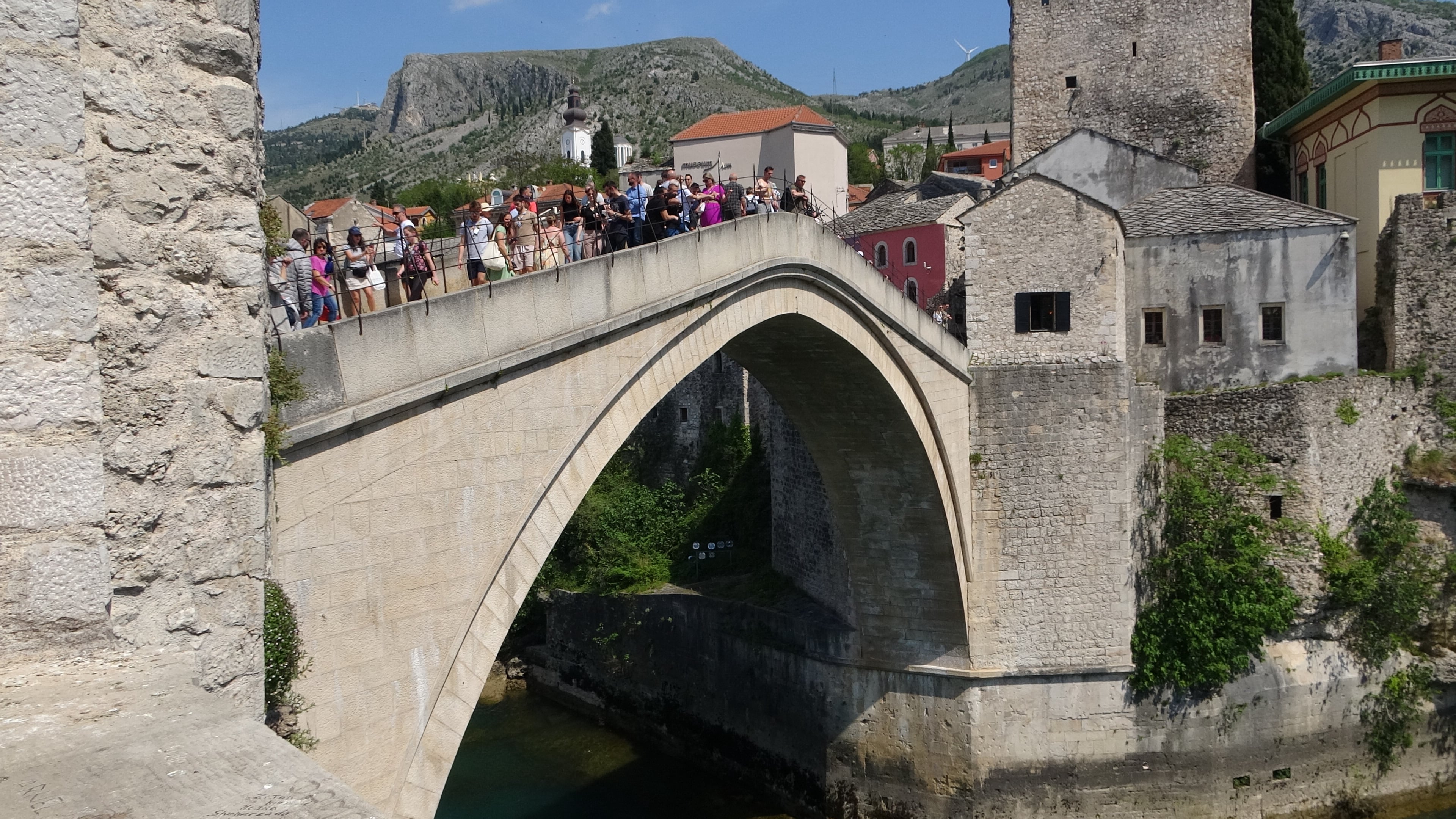 Mostar, alte Brücke Touristenmagnet