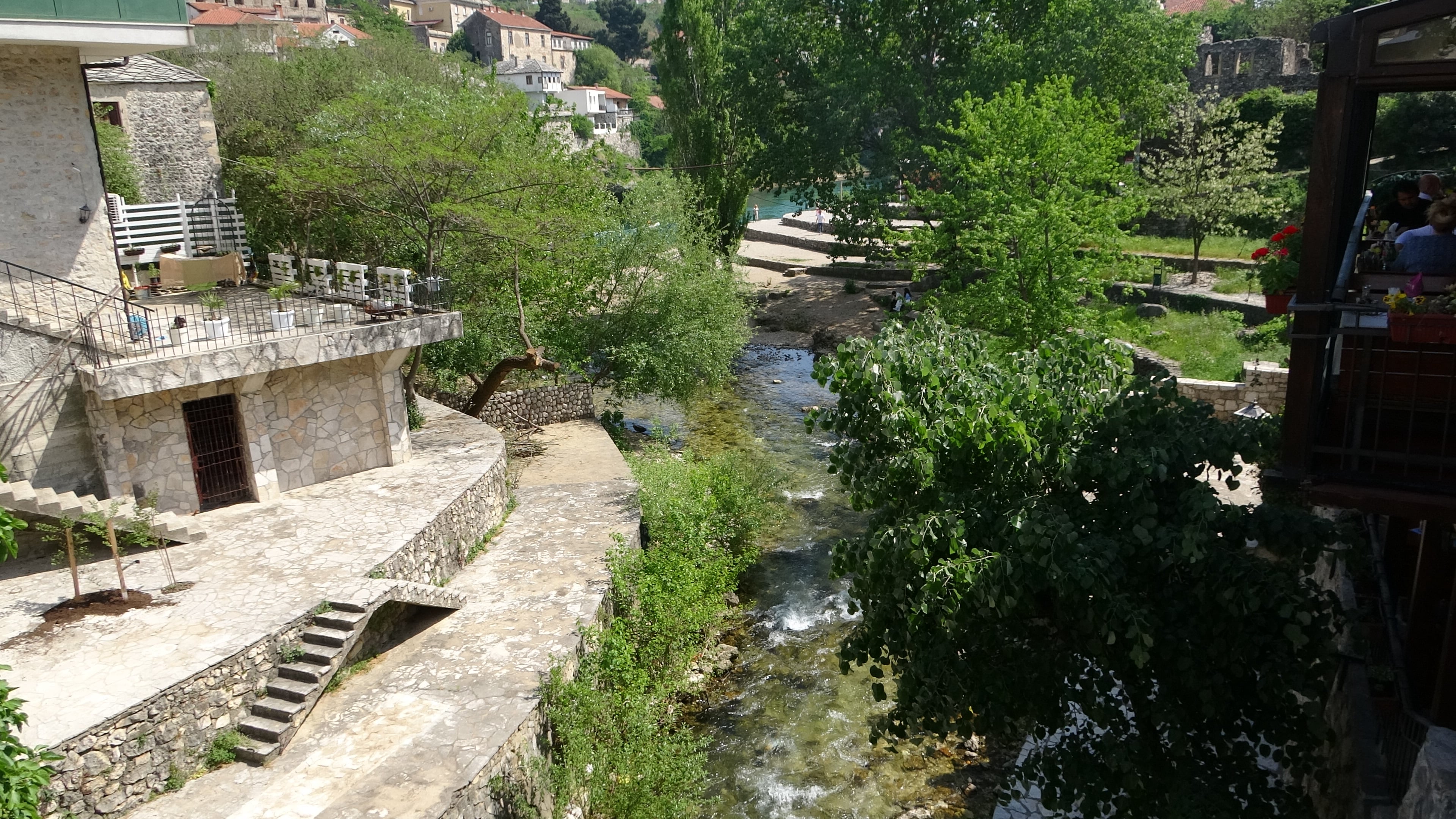 Mostar, viele Terrassen