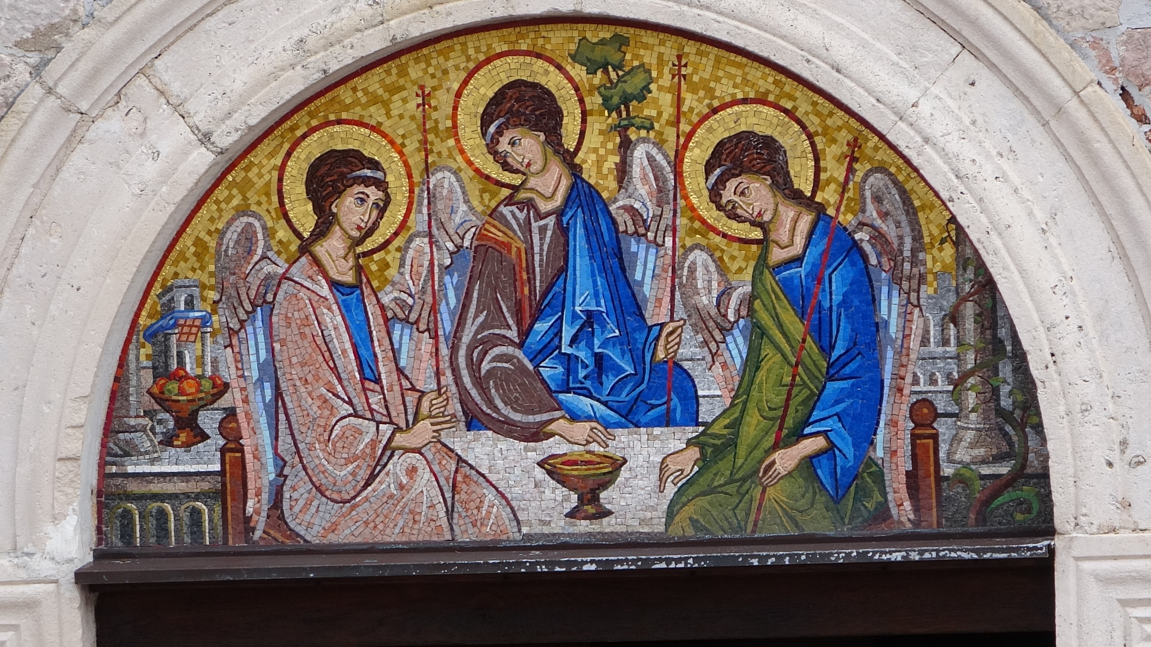 Budva, Eingang zur Dreifaltigkeitskirche