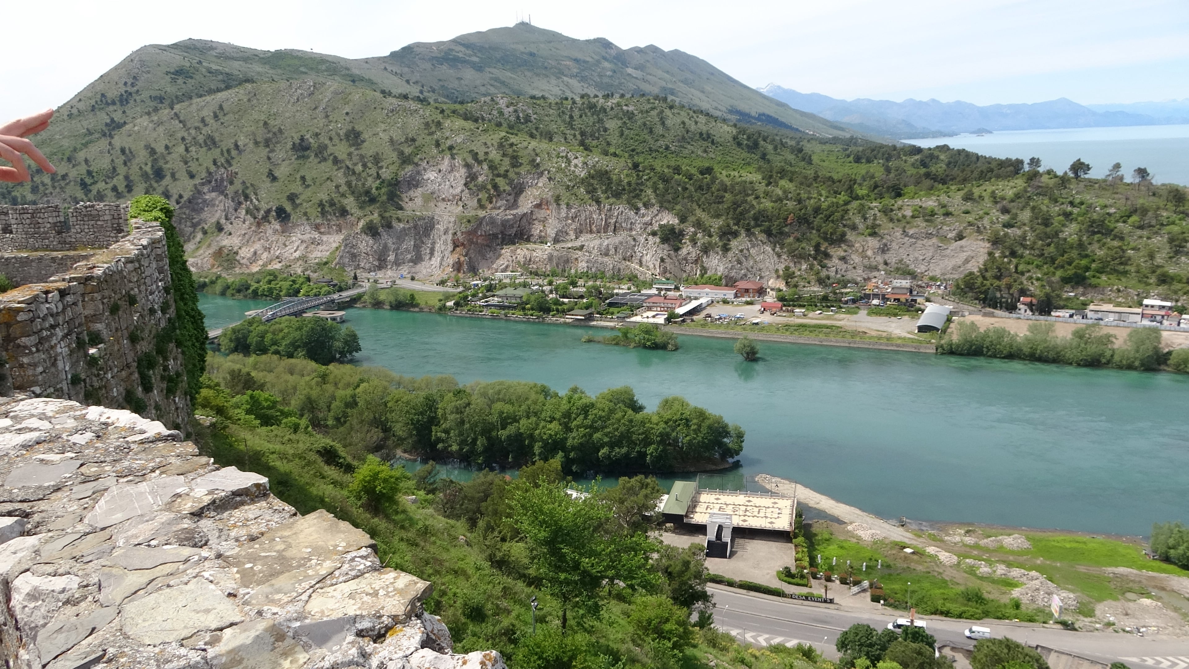 Rozafa, Fluss Buna  (Abfluss des Sees)