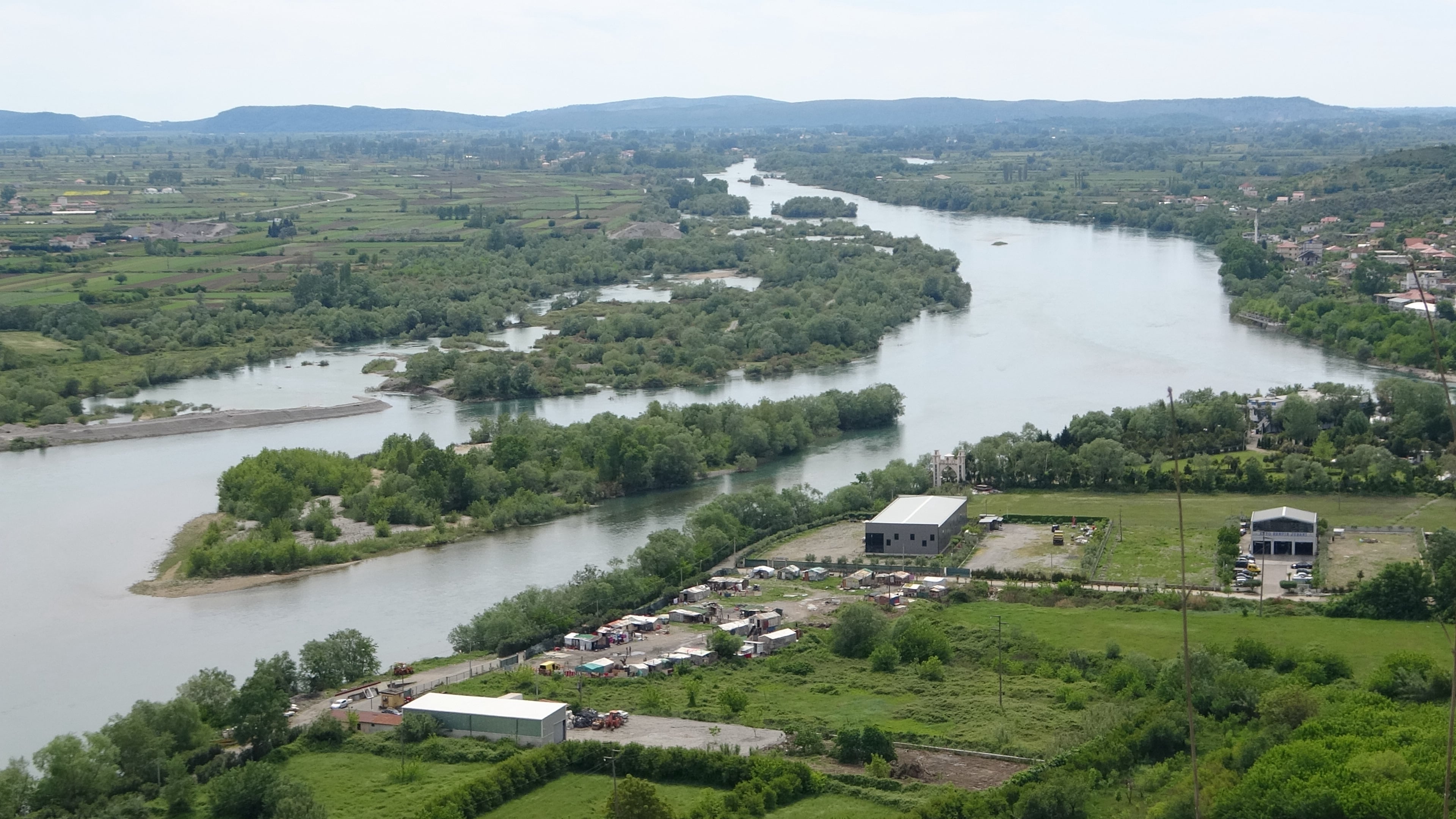 Rozafa, Fluss Lumi Drin aus den albanischen Alpen