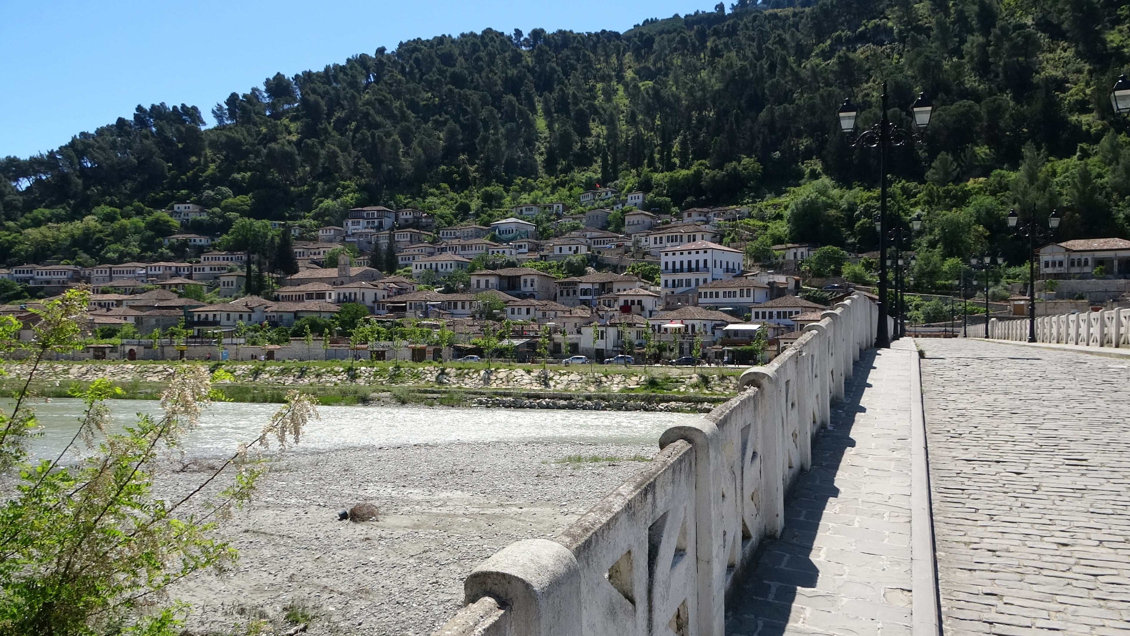 Berat, auf der Gorica Brücke