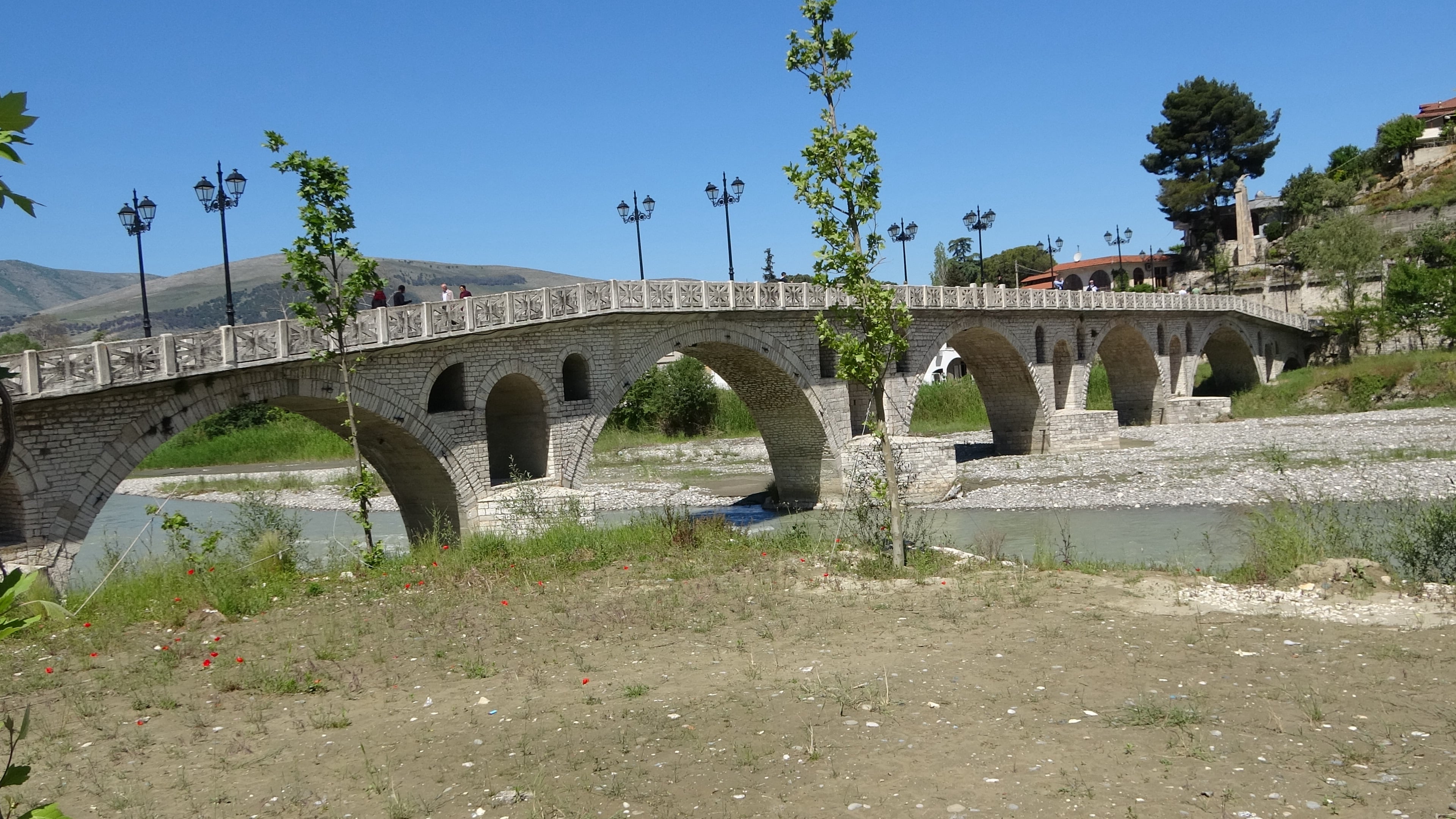 Berat, Gorica Brücke von der anderen Seite