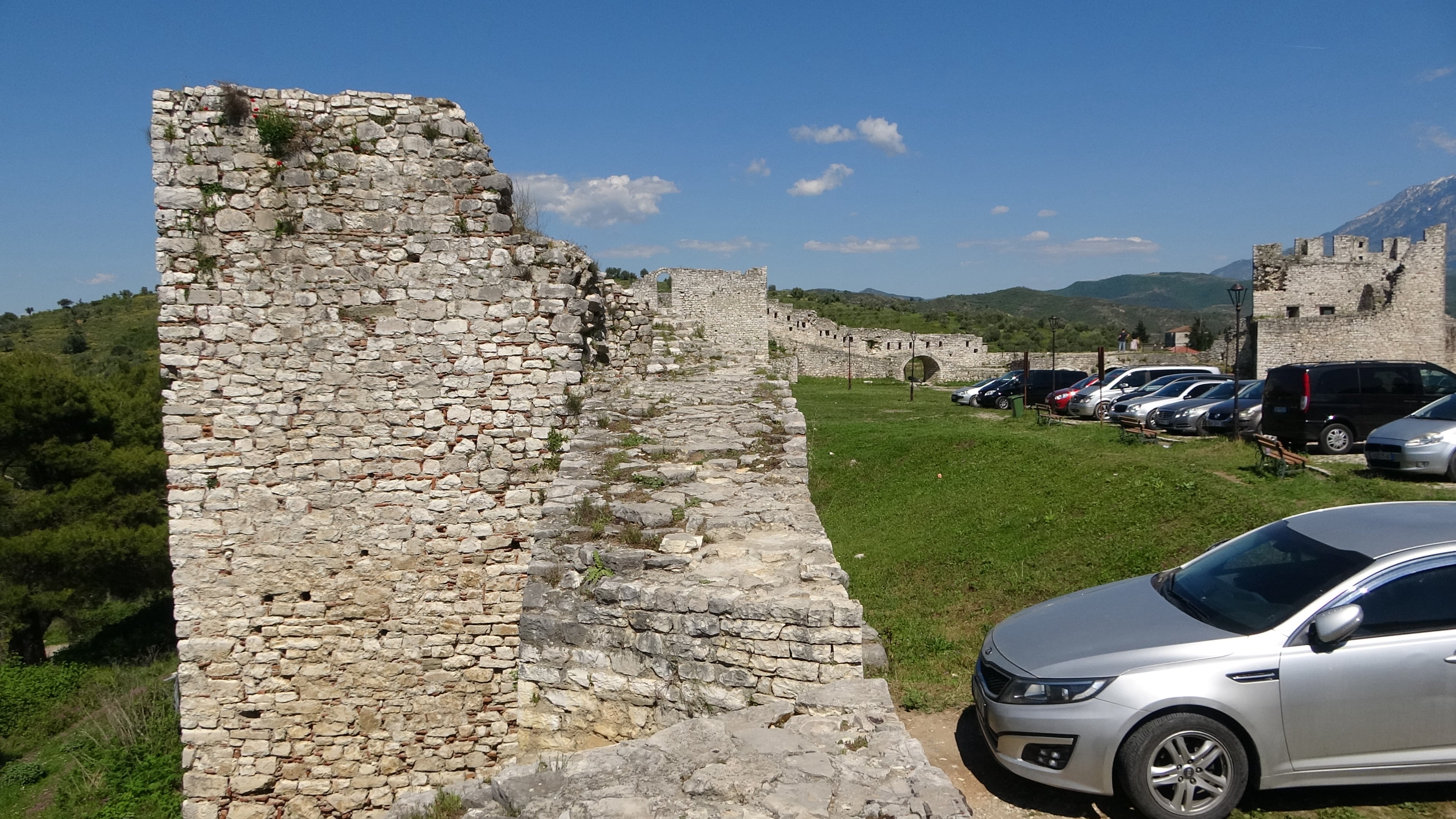 Berat, Parkplatz der Einheimischen