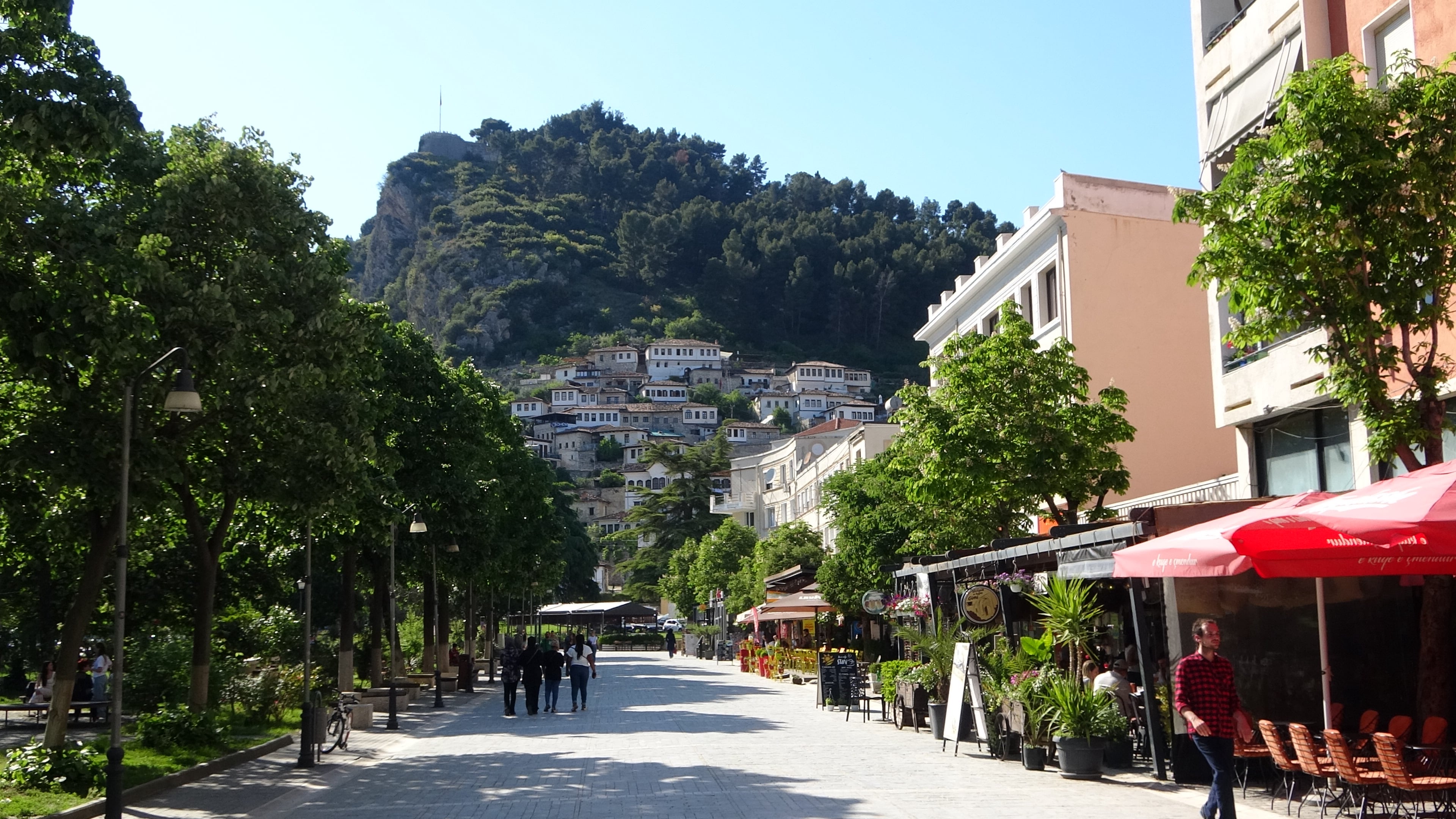Berat, Fußgängerzone am Park