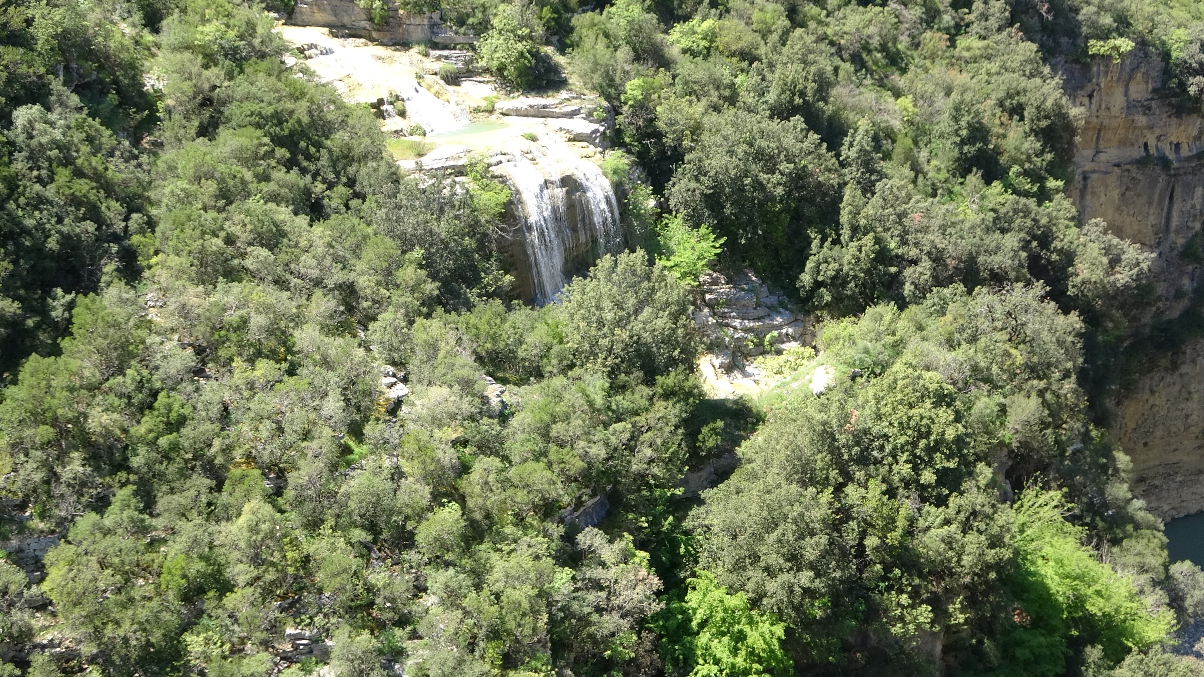 Osam-Canyon, Zufluss