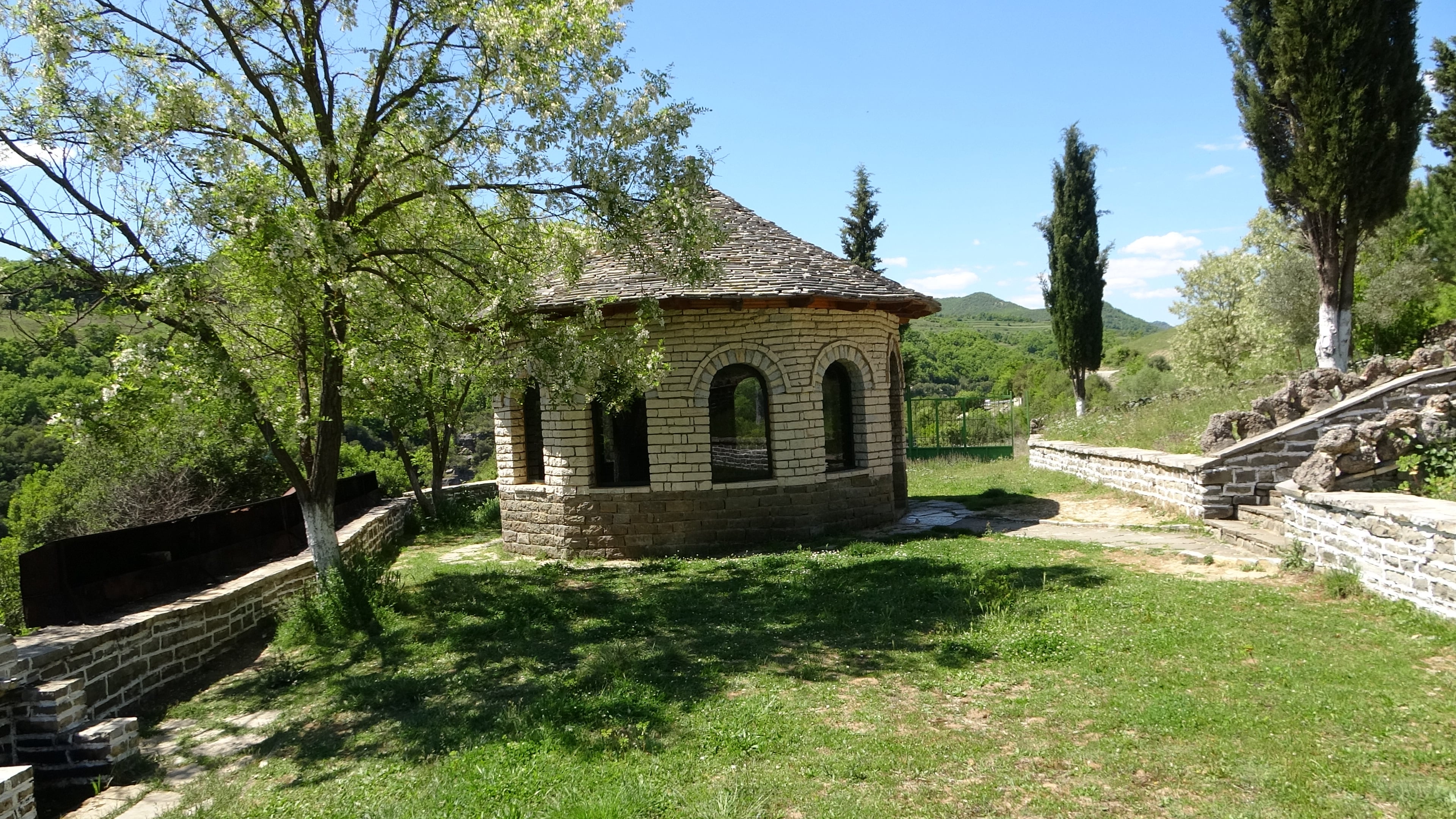 Osam-Canyon, Fußandruck des Abas Aliu, geschützt