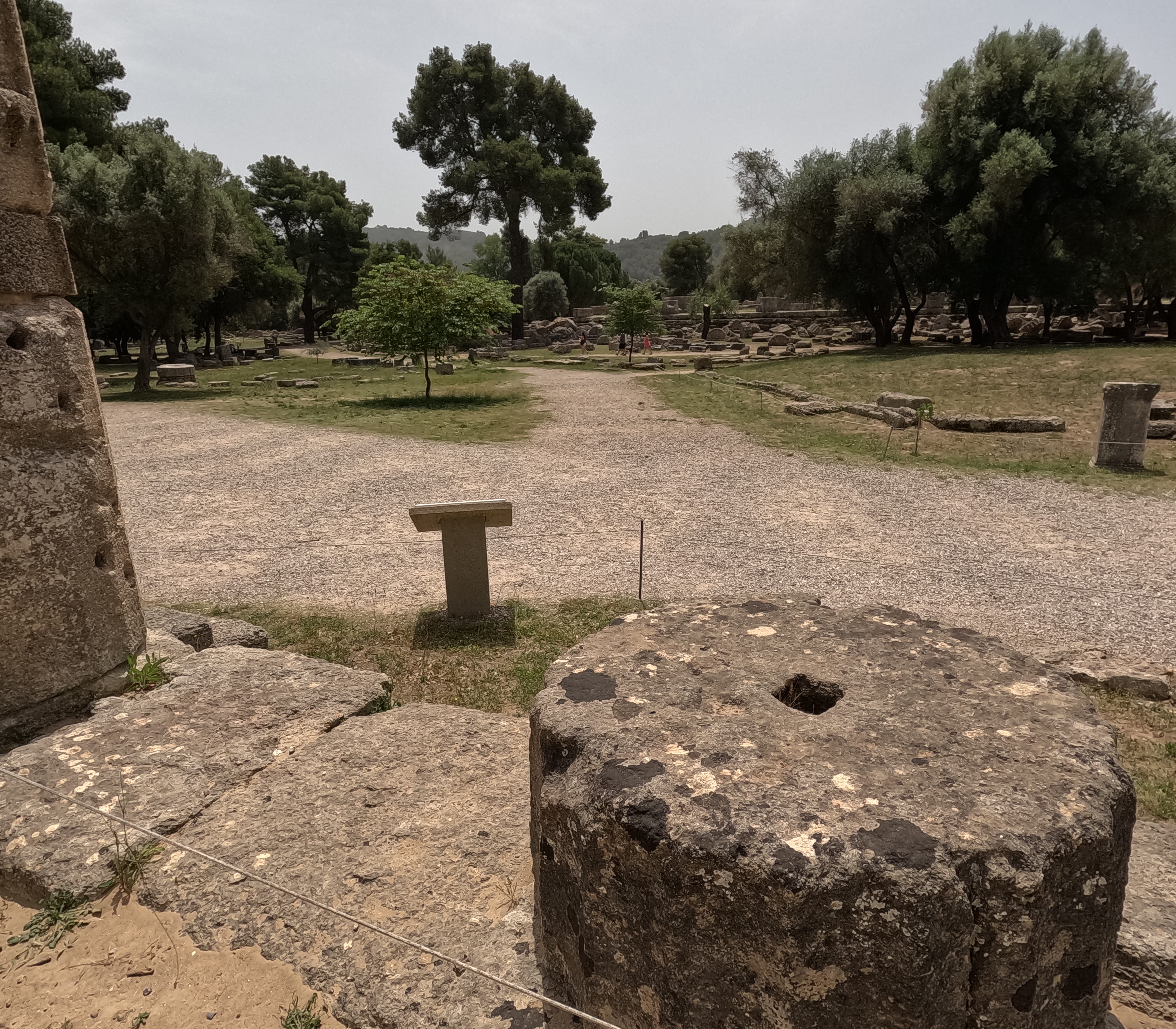 Olympia, die Steine der Säulen waren zentrisch verankert