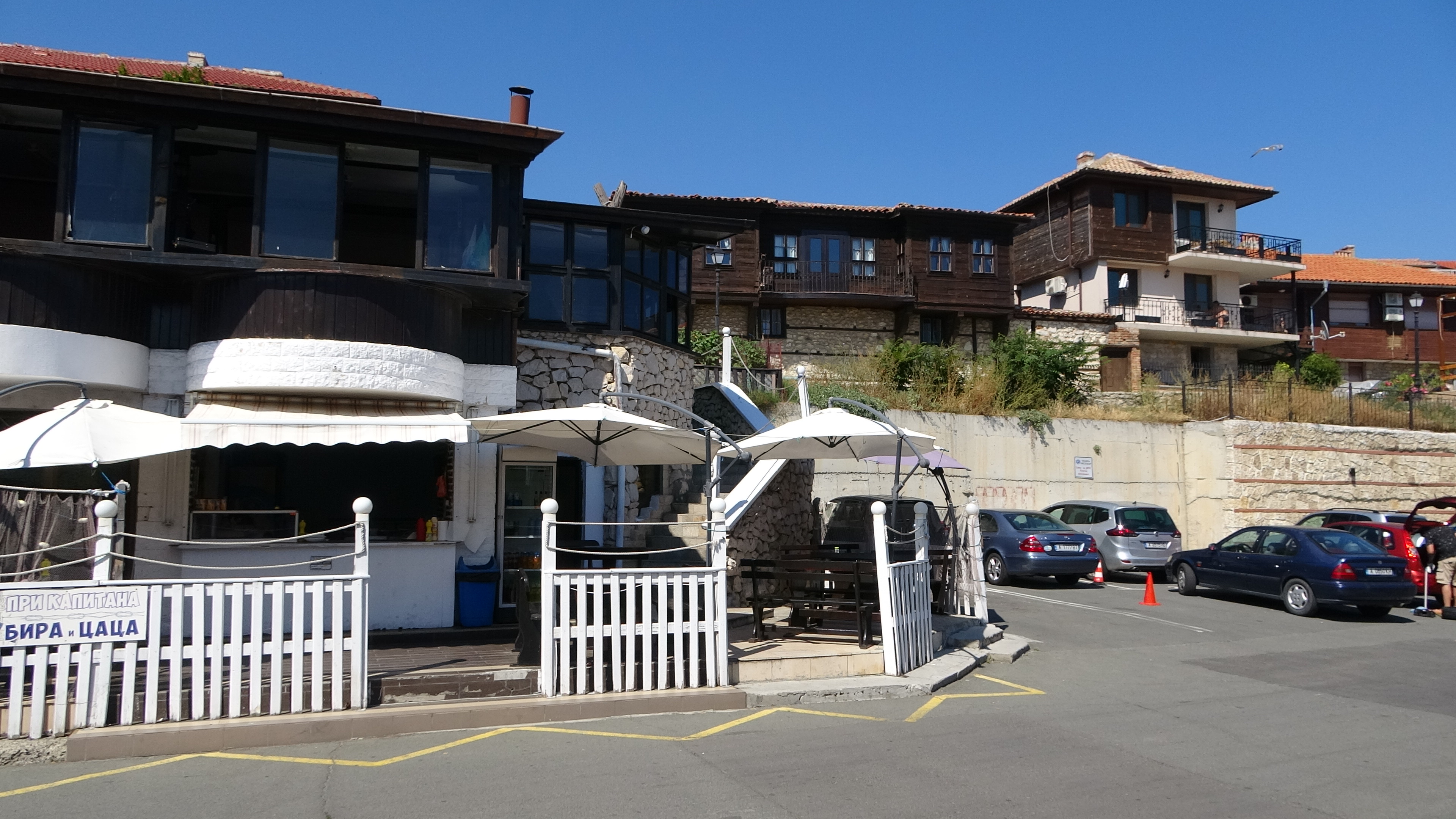 Nessebar, Häuser am Hafen