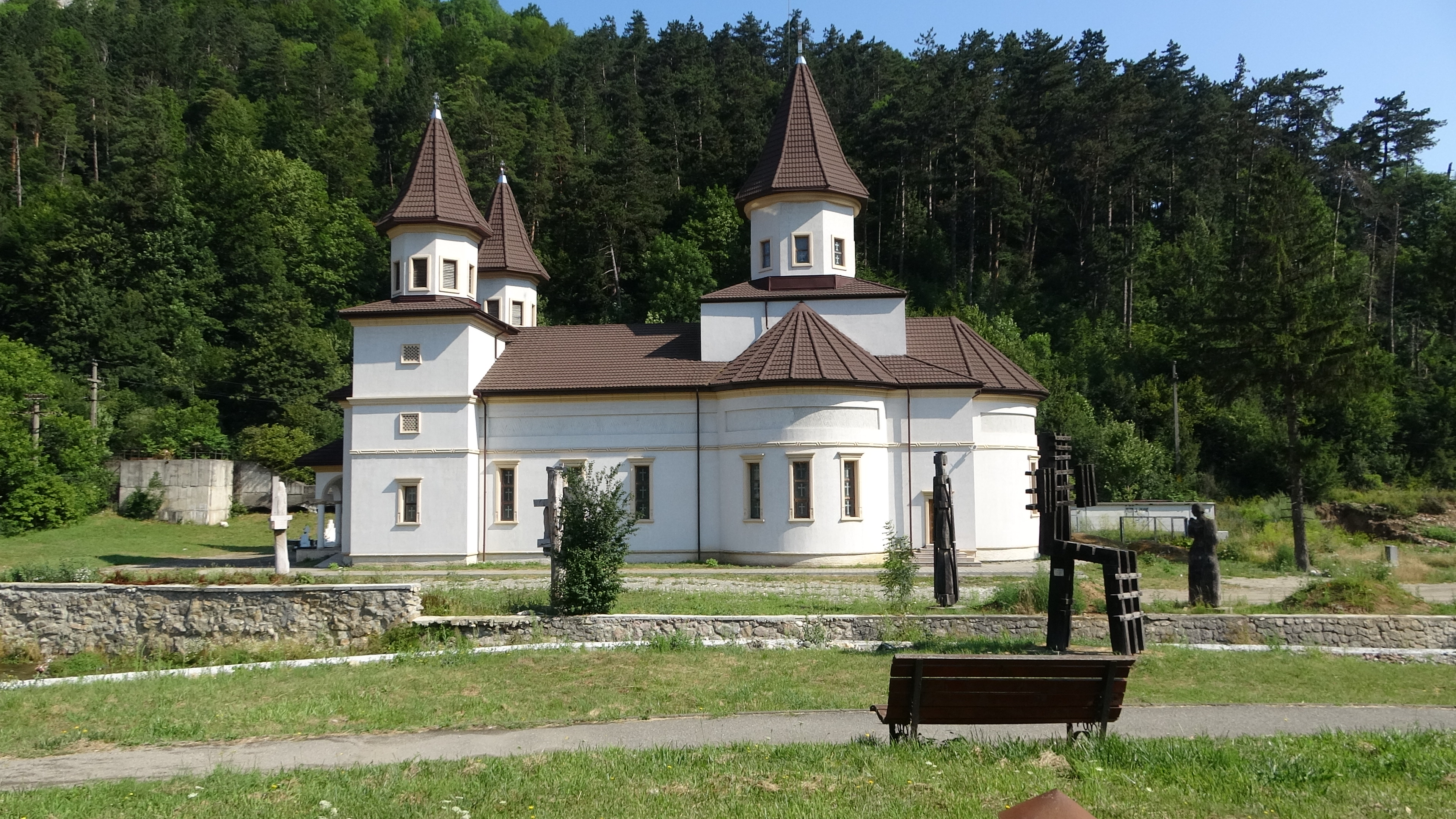 Bran, zunächst eine Kirche nach Ausstieg aus Womo