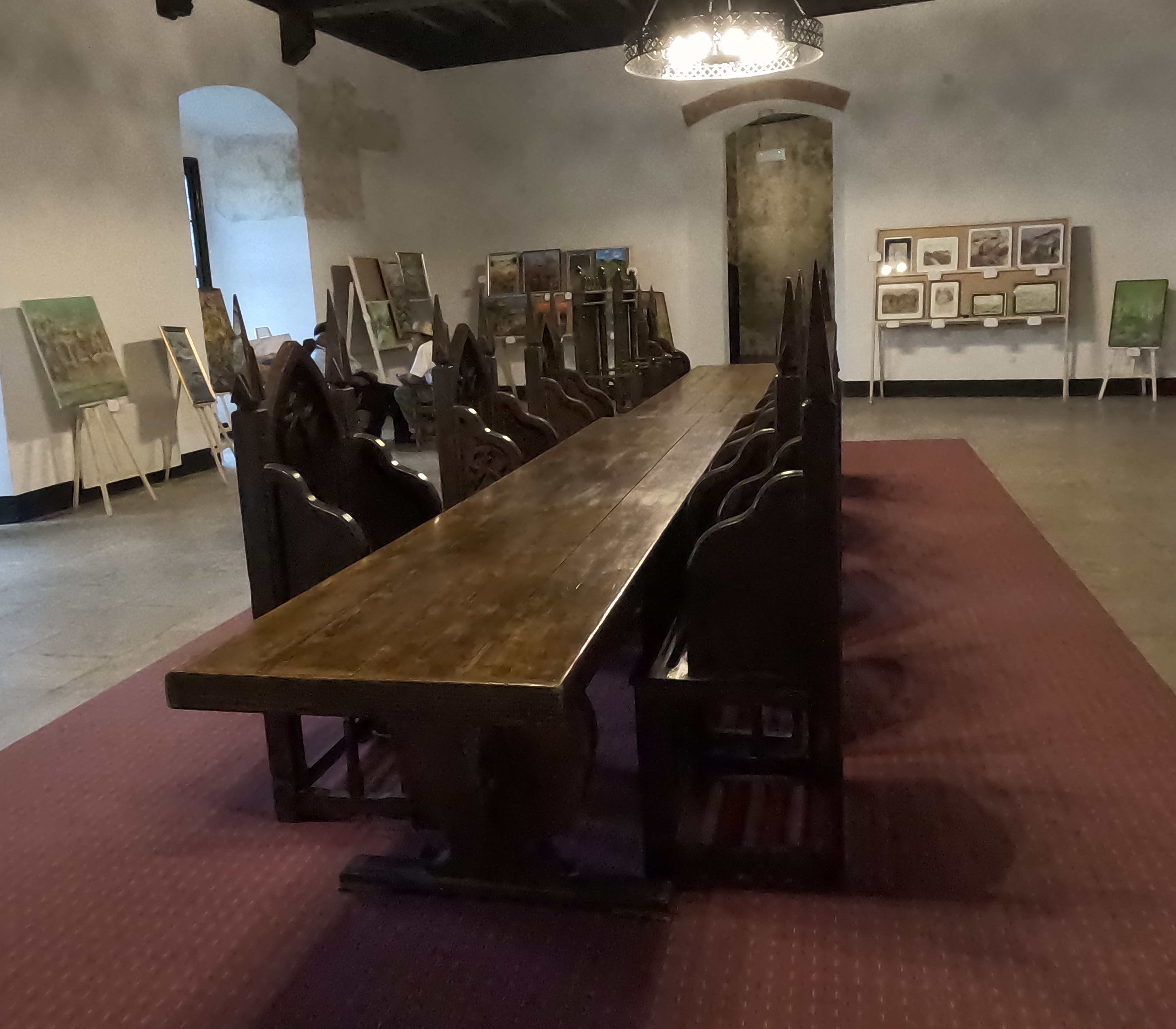 Castelul Corvinilor, zu Tisch bitte