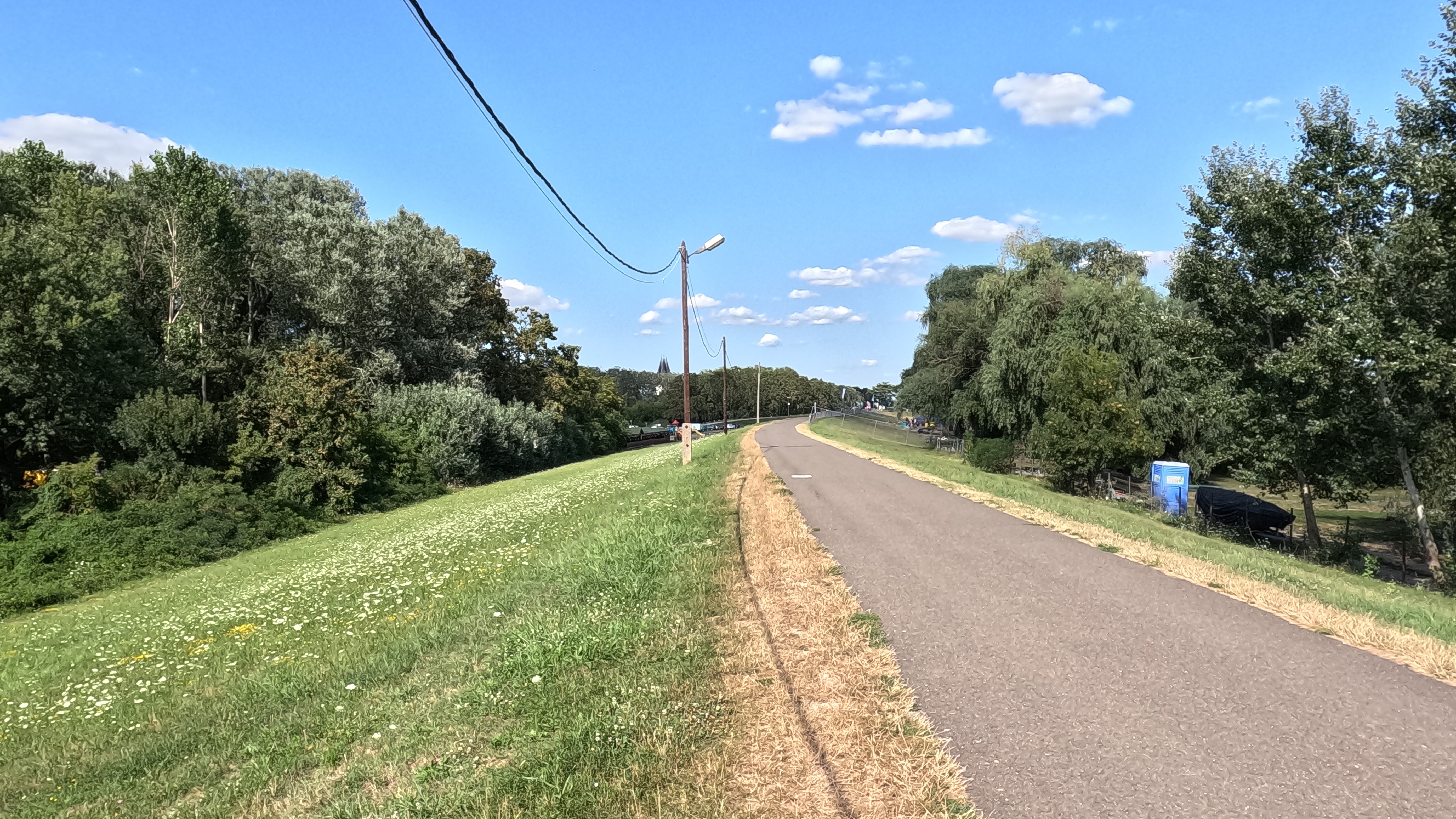 Poroszlo, Deich Richtung Westen