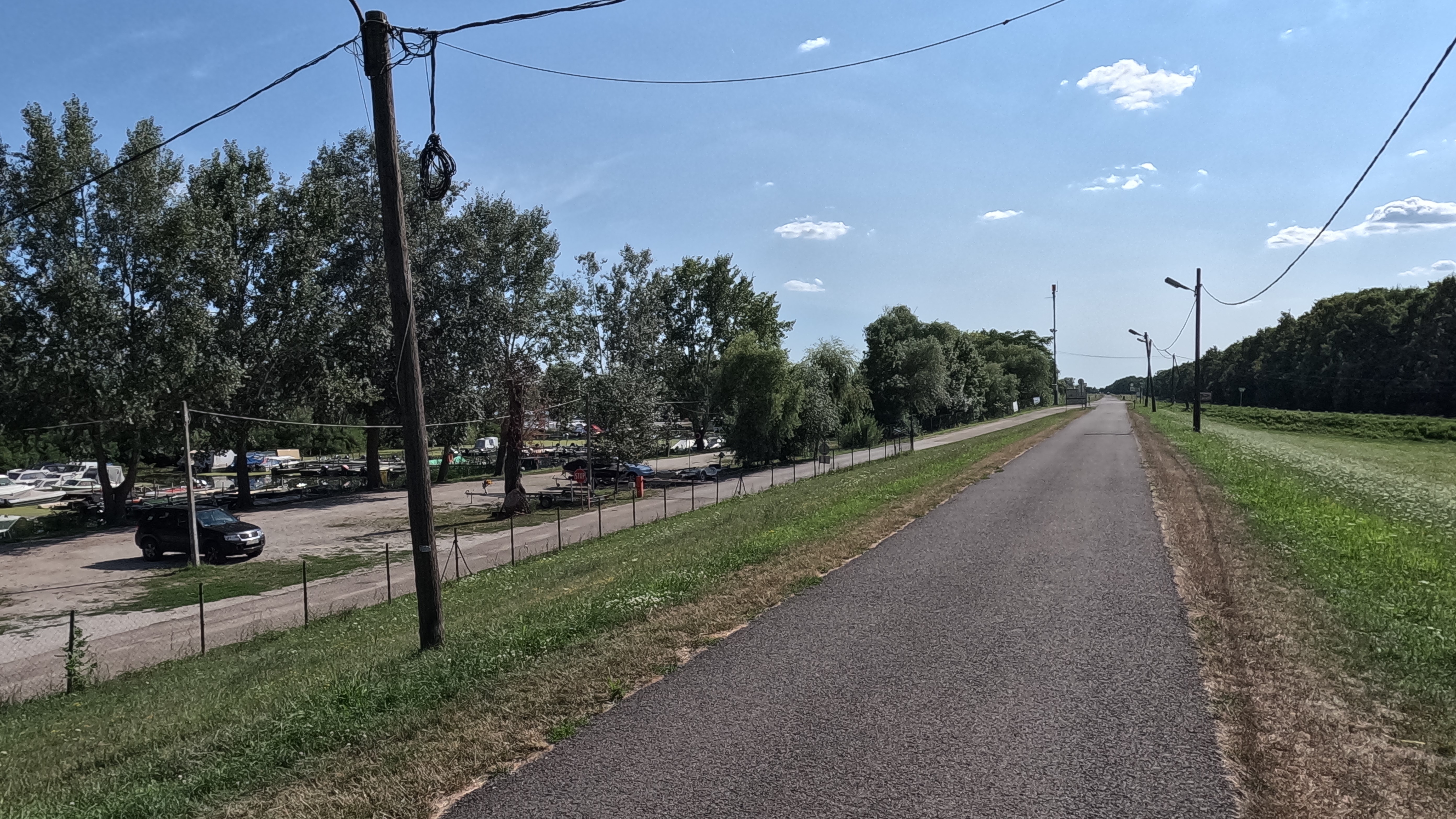 Poroszlo, Deich Richtung Osten