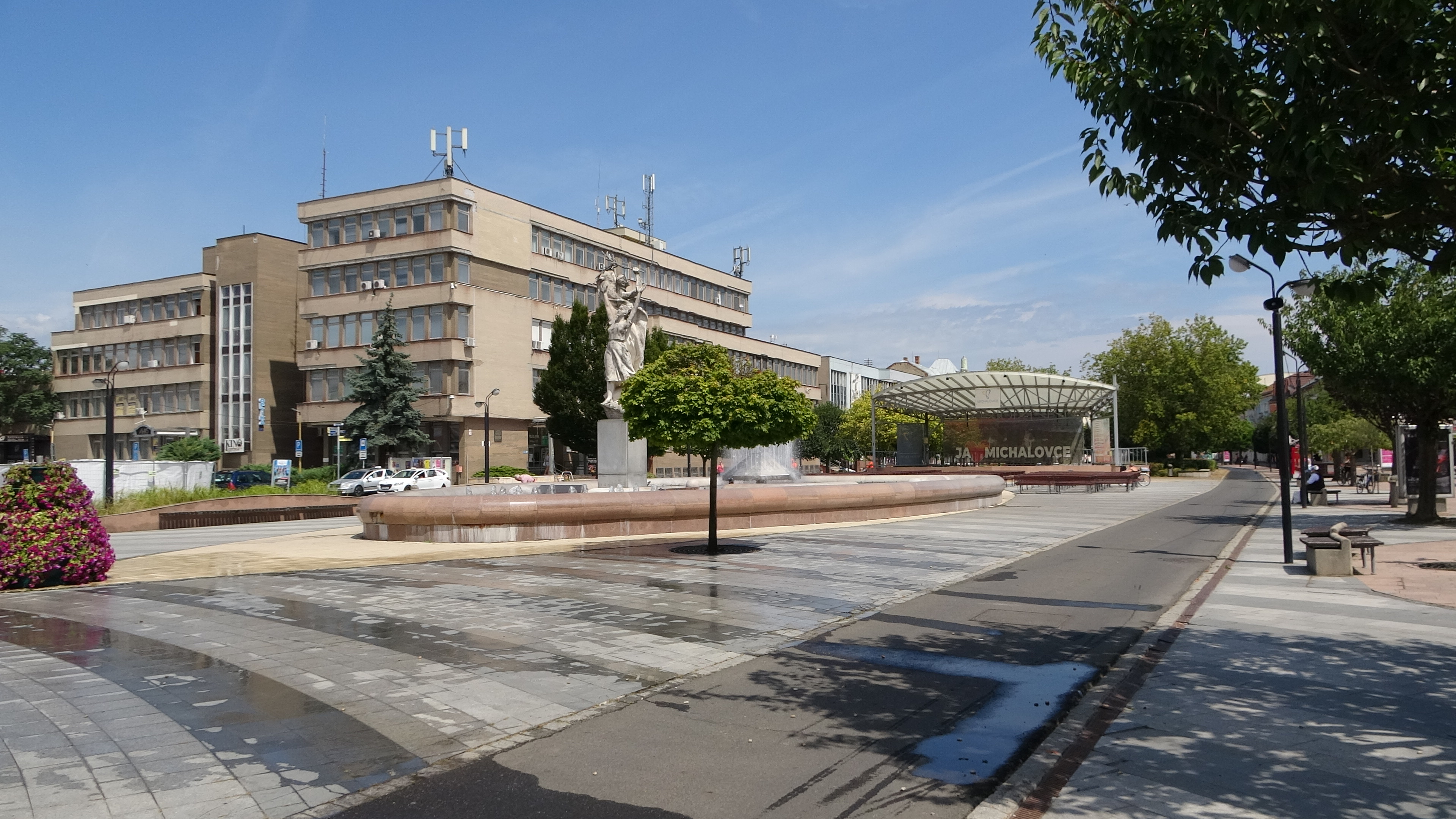 Michalovce, Fußgängerzone und Geschäftsstraße