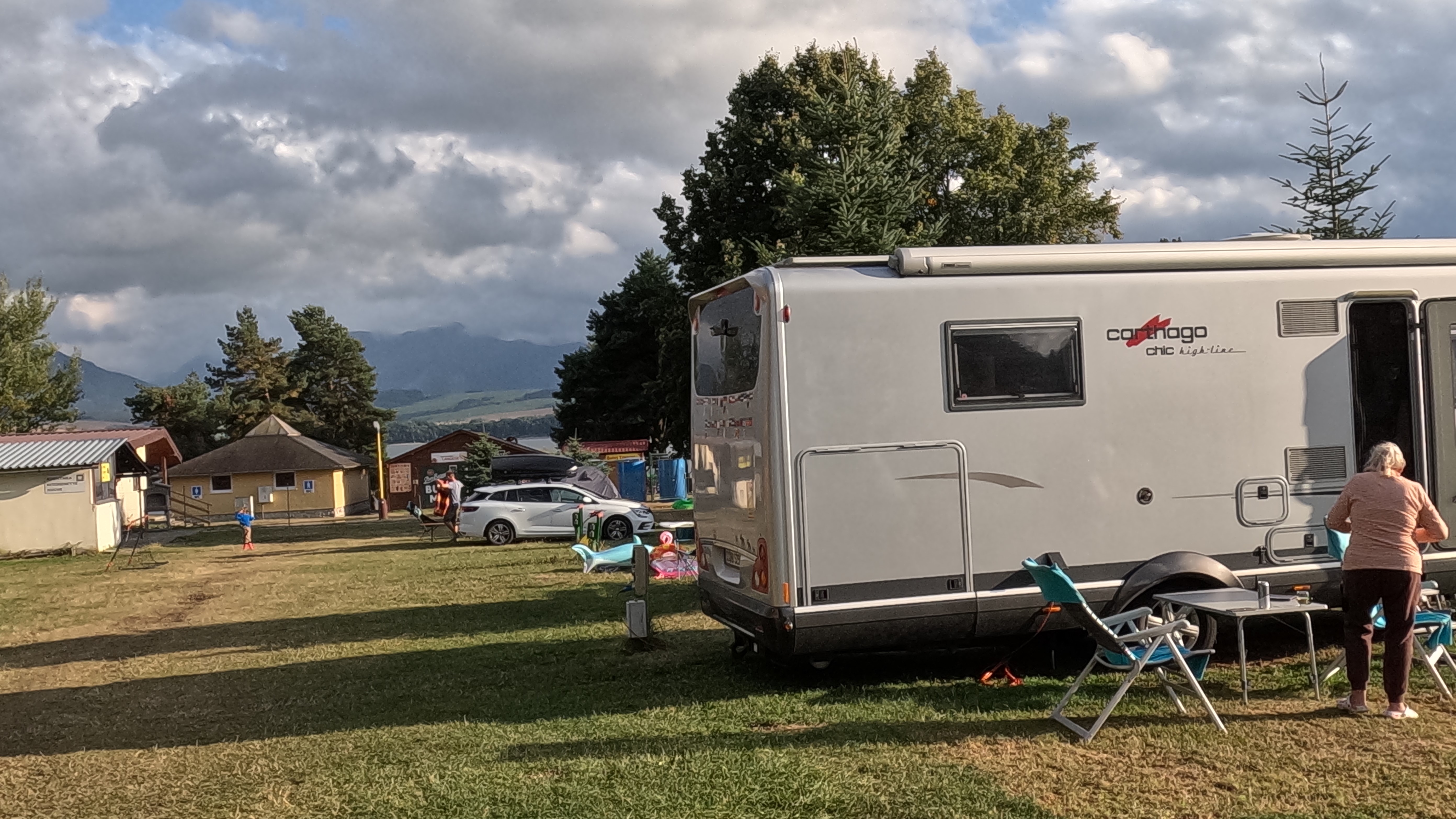 Liptovská Mara, See im Hintergrund