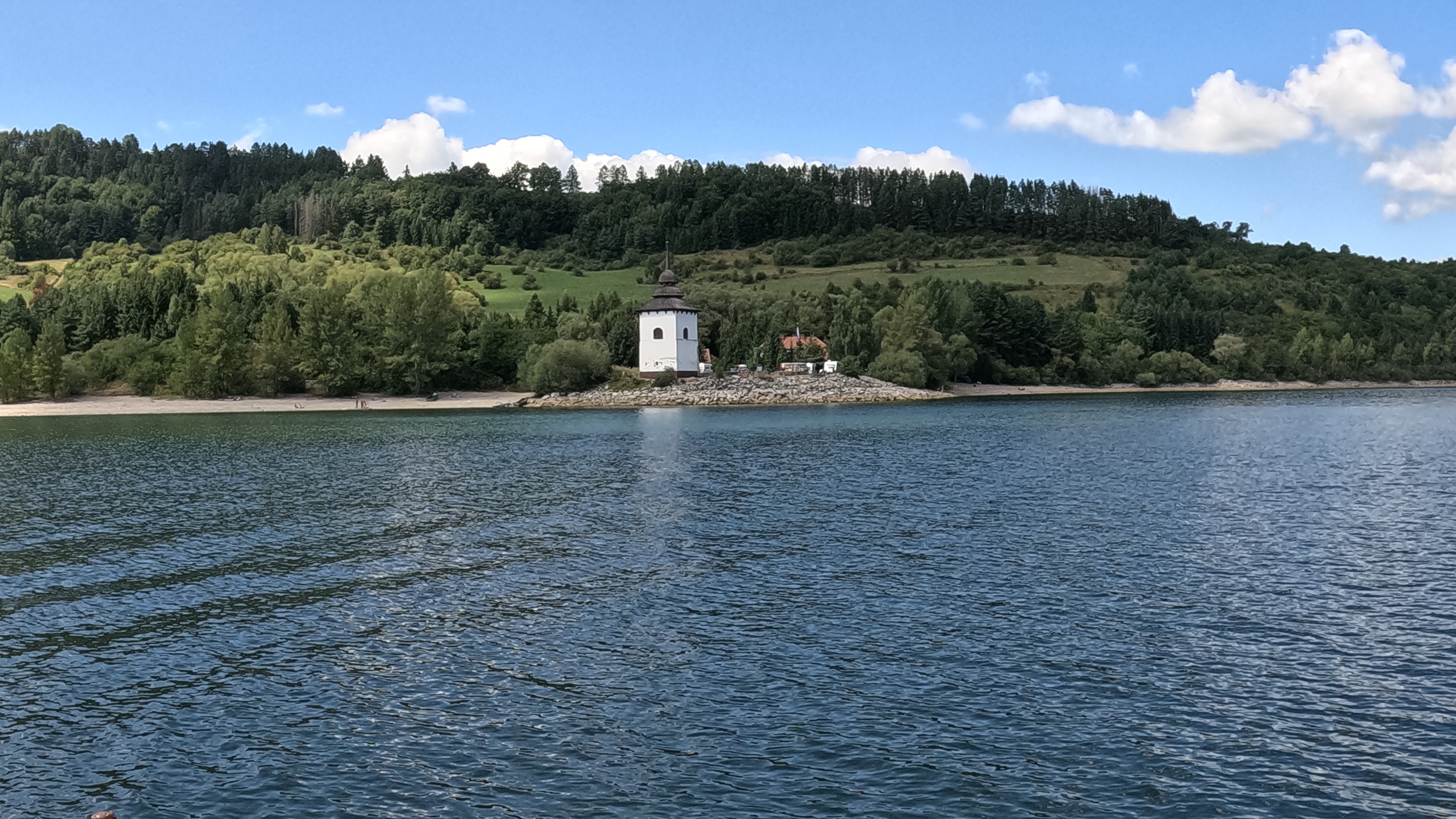 Liptovská Mara, nahe Staumauer