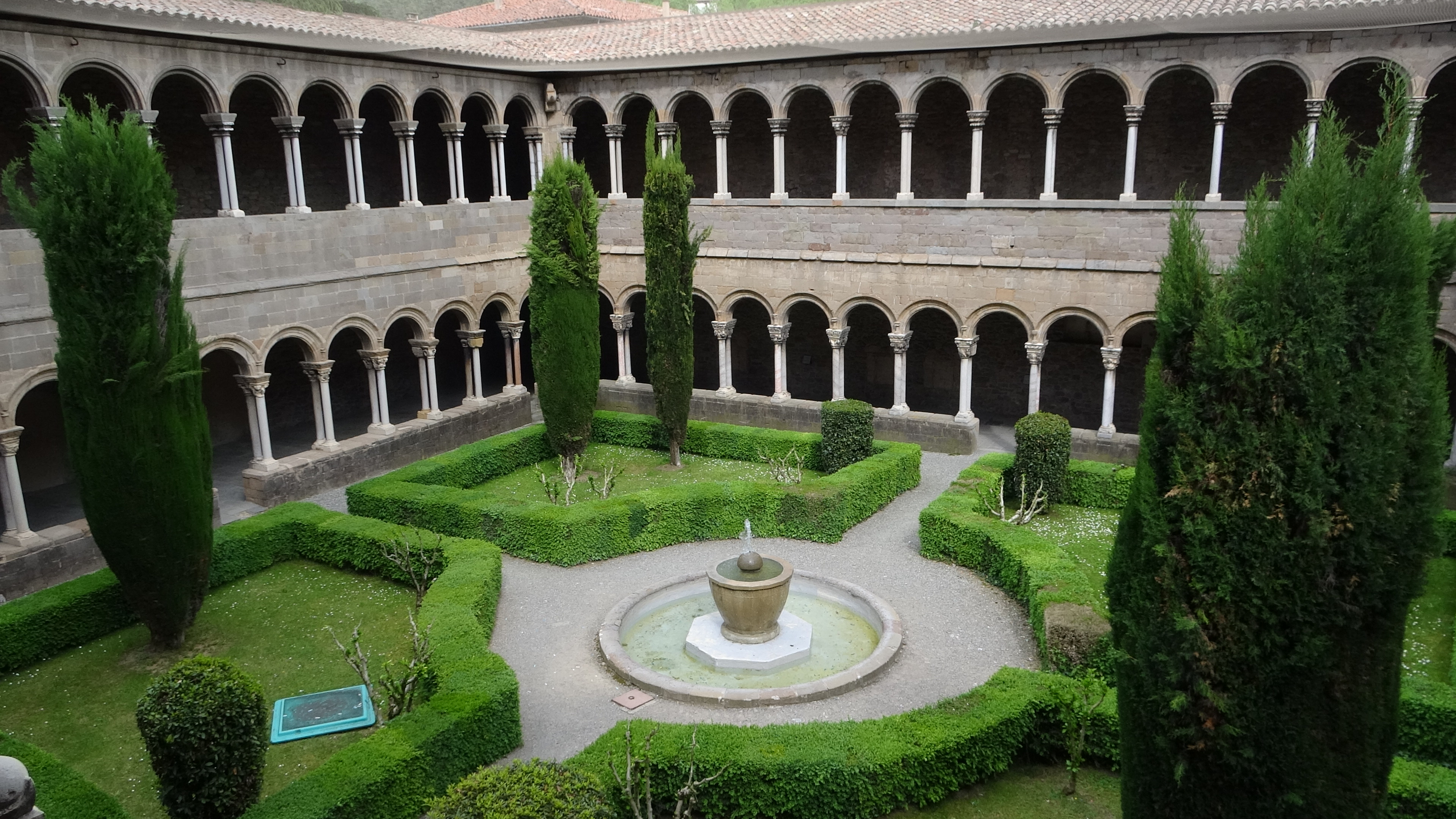 Ripoll, Santa Maria Kreuzgang 2