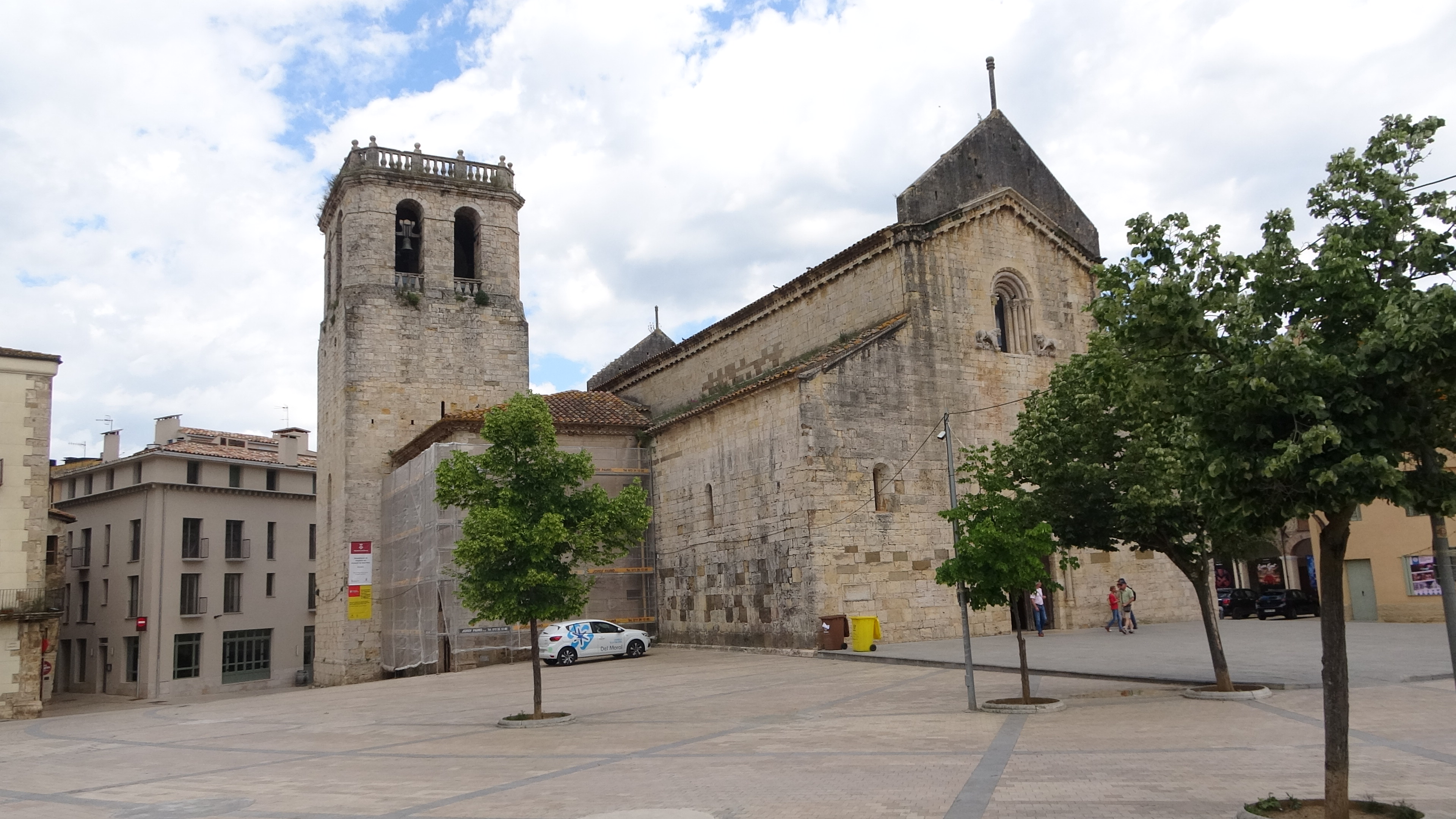 Besalú, Monestir de Sant Pere