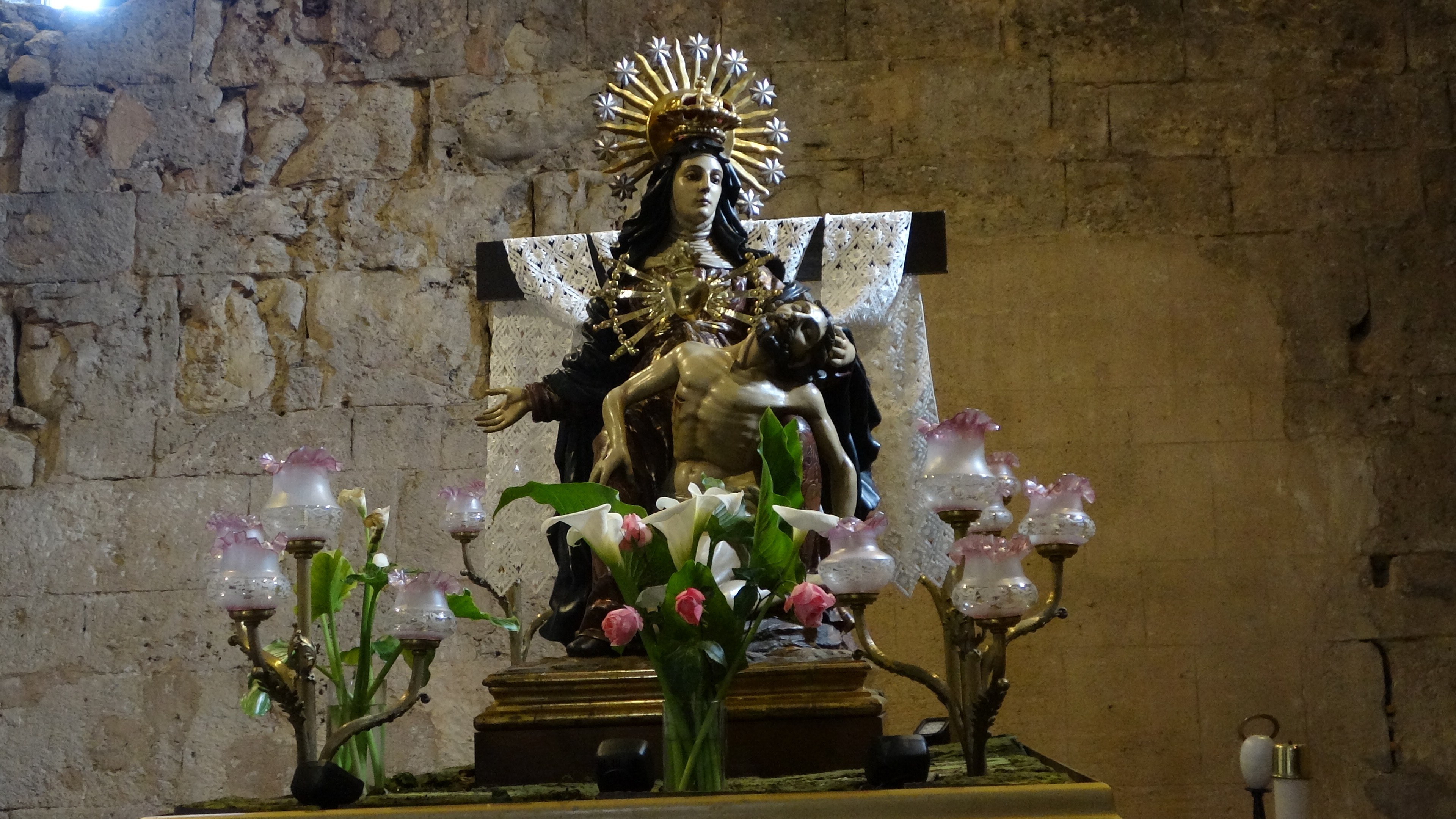 Besalú, Marienaltar in der Monestir
