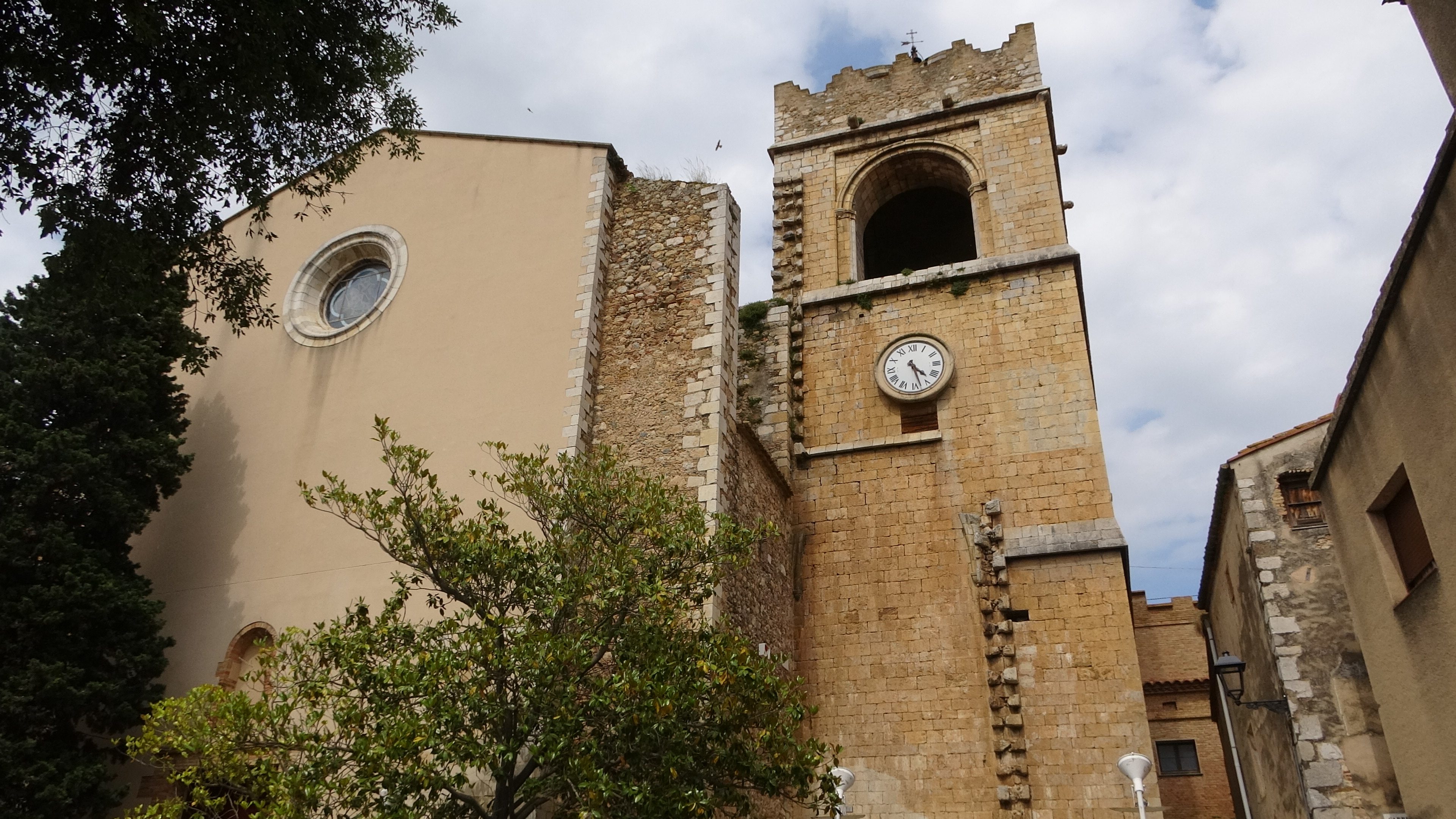 Peralada, Kirche